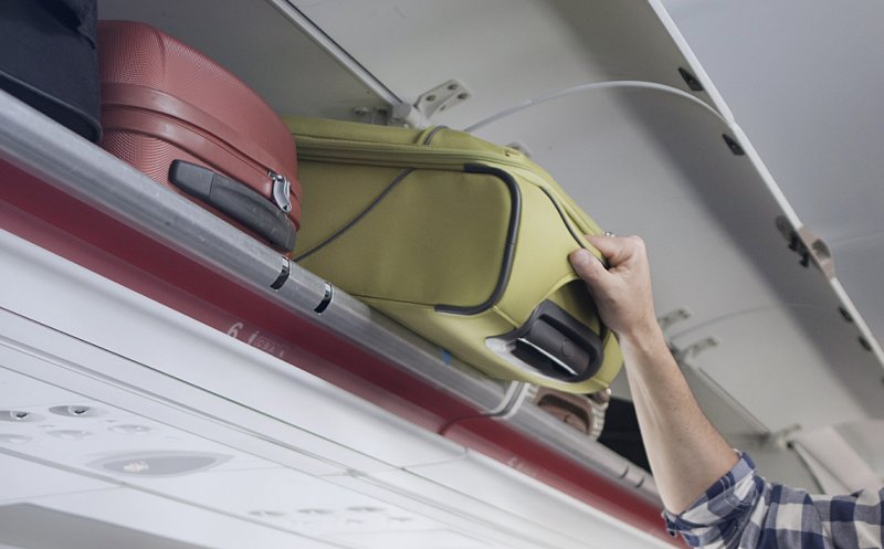 Bagaj de mână de până la 7 kg GRATUIT / UE interzice companiilor aeriene taxarea suplimentară a bagajelor de mână