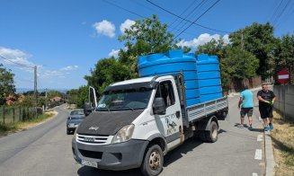 ATENŢIE: Apa din recipienții din plastic, amplasați în punctele fixe din Feleacu, NU este potabilă! / Ce spune primarul comunei despre problema alimentării cu apă