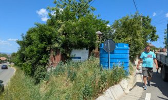 ATENŢIE: Apa din recipienții din plastic, amplasați în punctele fixe din Feleacu, NU este potabilă! / Ce spune primarul comunei despre problema alimen