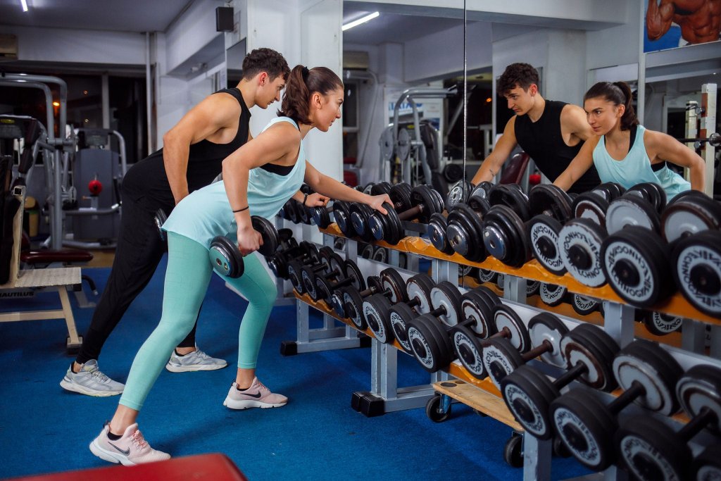 “Mă duc la sală să mai ard niște calorii. Calorii arde și fumatul. Sportul e foarte important din cu totul alte motive''