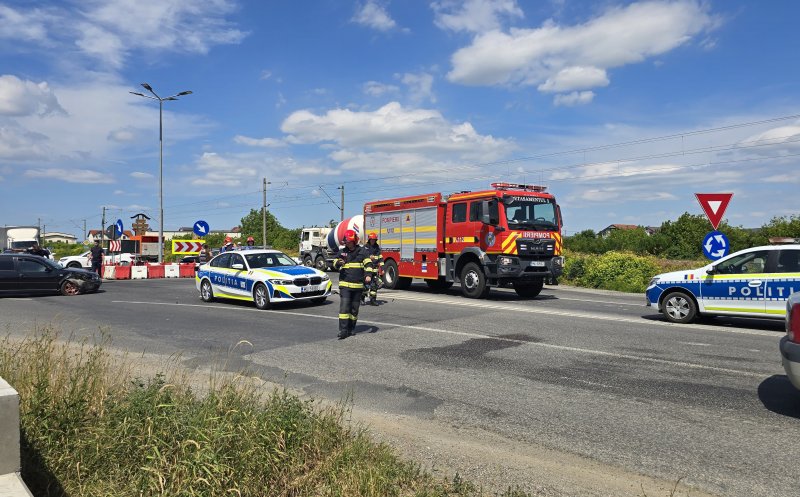Accident între două mașini, pe un drum din Cluj. Trafic îngreunat
