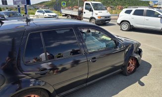 Accident între două mașini, pe un drum din Cluj. Trafic îngreunat