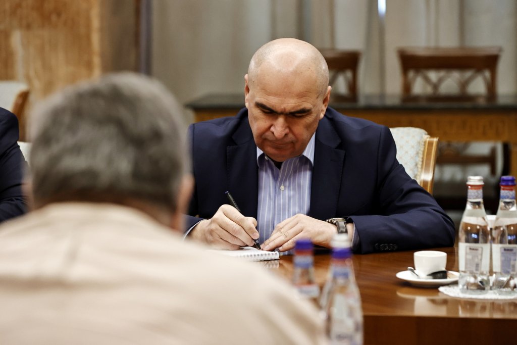 Guvernul Bolojan vrea 145 de miliarde din măsurile fiscale dure anunțate. Nota de plată o achită, ca de obicei, românii