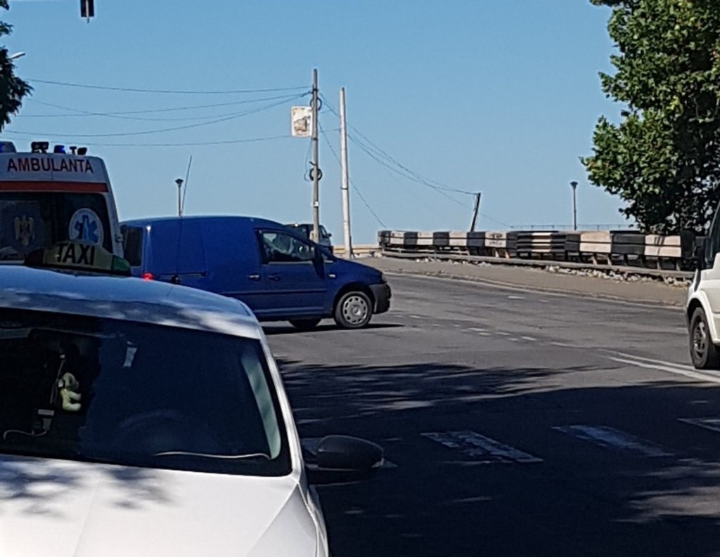Accident rutier în zona Gării din Cluj: tânăr rănit, transportat de urgență la spital