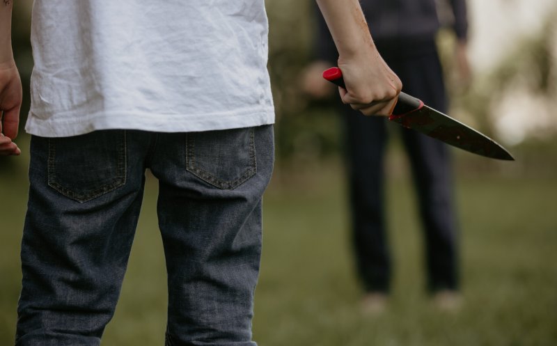 Scene dramatice în centrul Clujului: Un bărbat a fost înjunghiat într-un parc. Unde a fost prins agresorul