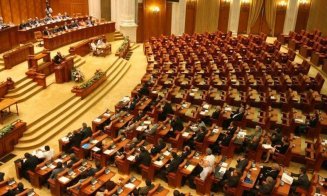 Moțiunea de cenzură depusă de AUR împotriva Guvernului Bolojan este prezentată joi în Parlament
