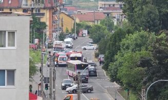 Şoferii din Cluj-Napoca, tot mai grăbiţi să îşi facă praf maşinile: ACCIDENT pe Constantin Brâncuși