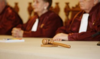 Curtea Constituțională dezbate în 22 iulie sesizarea AUR privind controversata lege a „austerității"