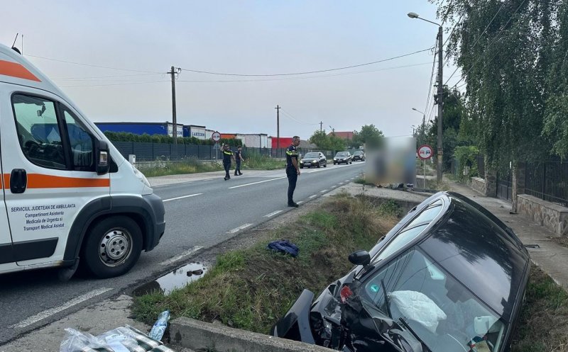 ACCIDENT în judeţul Cluj: Maşină răsturnată. 3 victime, între care un copil de aproximativ 7 ani, au ajuns la spital