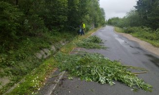 Intervenție pe un drum județean din Cluj după furtunile din ultimele zile. Ce lucrări se mai fac