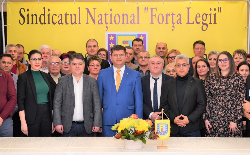 Funcţionarii publici din primării, revoltați din cauza noilor măsuri anunţate de premier