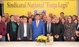 Funcţionarii publici din primării, revoltați din cauza noilor măsuri anunţate de premier