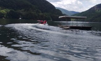 Bărbat dispărut în lacul Tarnița. Echipajele de intervenție, la fața locului/ Bărbatul, găsit în stop cardio-respirator. I se aplică manevre de resuscitare