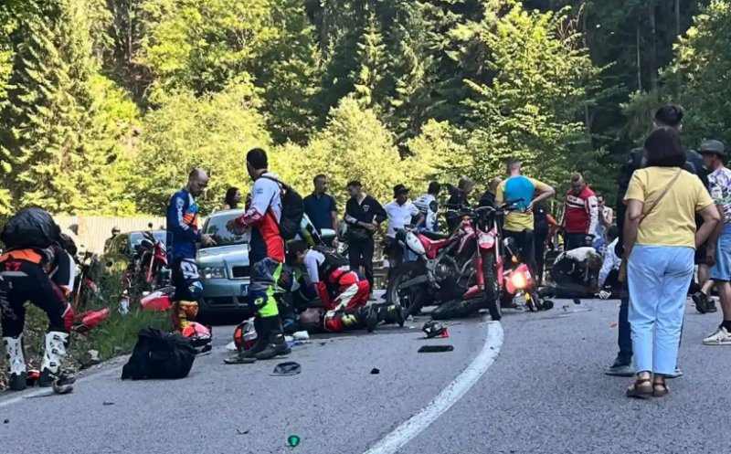 ACCIDENT cu mai multe motociclete pe Transalpina. Două persoane, în stop cardio-respirator/ A fost solicitat elicopterul SMURD
