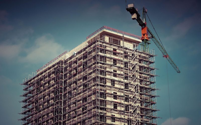 Impactul creșterii TVA la imobiliare: Temeri, așteptări și reacții din piață. Ce spun oamenii? „Perioadă de stagnare/Dezvoltatorii vor avea probleme”