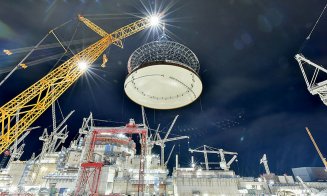 Proud of you: Doi români operează cea mai mare macara de construcţii din lume, pe şantierul unei centrale nucleare