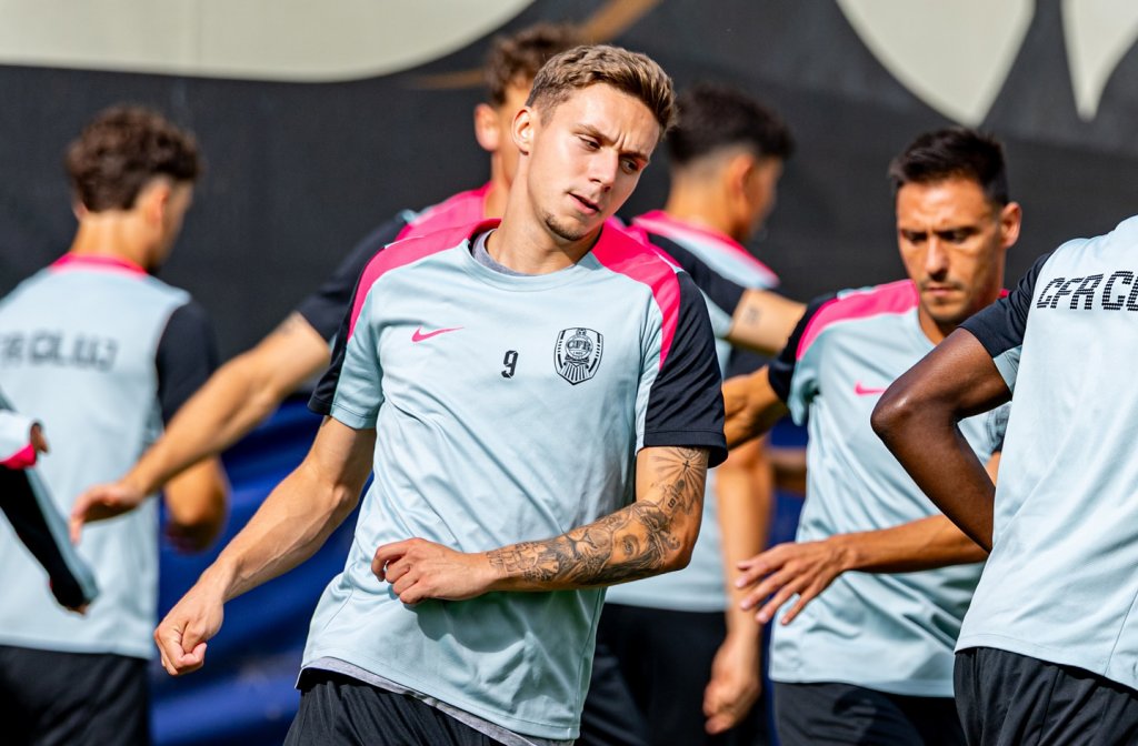 Dan Petrescu, mesaj clar pentru jucători: ”Trebuie să-i aducem mingi lui Munteanu în față. El poate să inventeze mereu ceva”