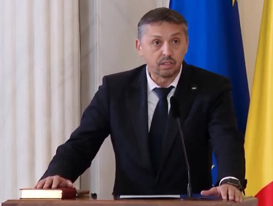 Daniel David, mesaj după protestele sindicatelor: Dacă demisia mea ar fi rezolvat situația financiară, aș fi anunțat-o demult/ Am venit să ajut, nu să încurc. Nu urmăresc o carieră politică