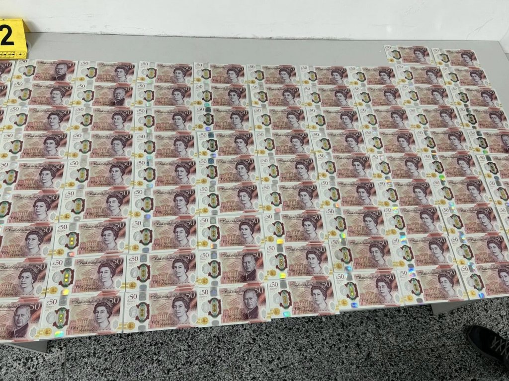 Un angajat al unei case de schimb valutar din Cluj a pierdut pe stradă aproape 30.000 de lire. Ce s-a întâmplat mai târziu pare de necrezut