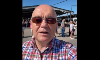 Emil Boc, în plimbare prin Oser: "Vino să cauți, să descoperi, să negociezi, să zâmbești / Atmosferă autentică, oameni faini"