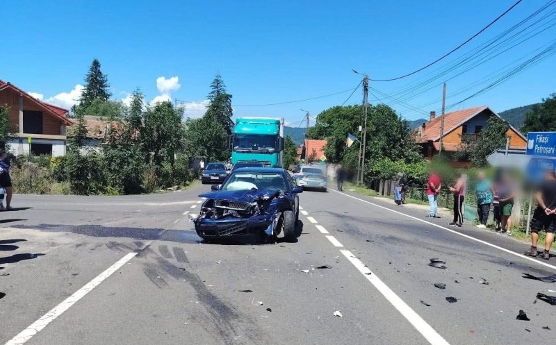 Doi motocicliști clujeni, răniți într-un accident din Hunedoara. Au fost transportați la spital