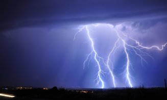 Vreme caldă la Cluj, dar nu scăpăm de ploi! COD GALBEN de averse, descărcări electrice, vijelii și grindină