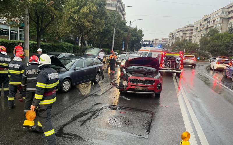 Accident între trei autoturisme pe Calea Mănăștur din Cluj. Pompierii au intervenit
