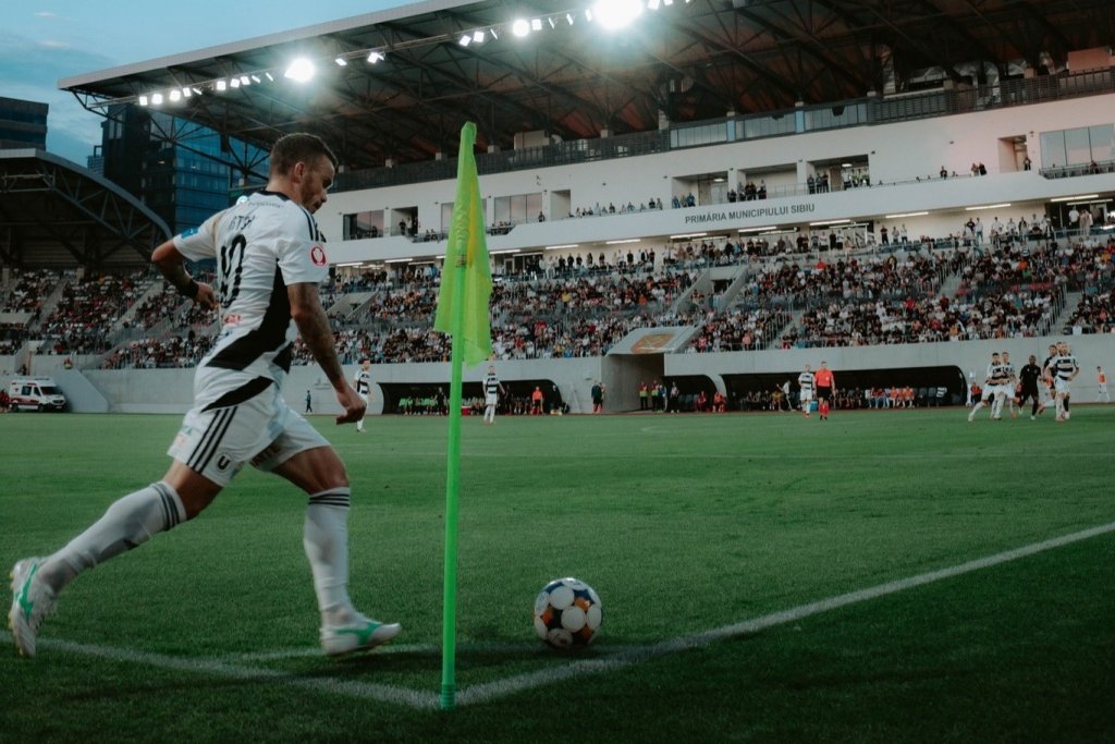 Dan Nistor, pe podiumul prezențelor all-time în Superligă. Ce spune Sabău despre performanța elevului său