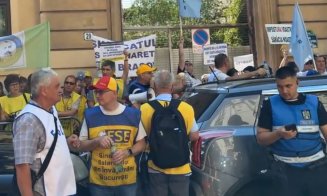 Sindicatele din învățământ nu se lasă! A patra zi de proteste în fața Ministerului Educației/ David: "Putem să discutăm și fără grevă"