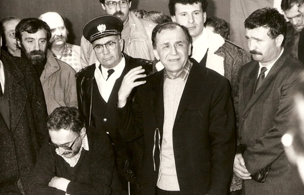 Ion Iliescu, din nomenclaturist și demnitar ceaușist, revoluționar și președinte al României / I se pregătesc funeralii de stat