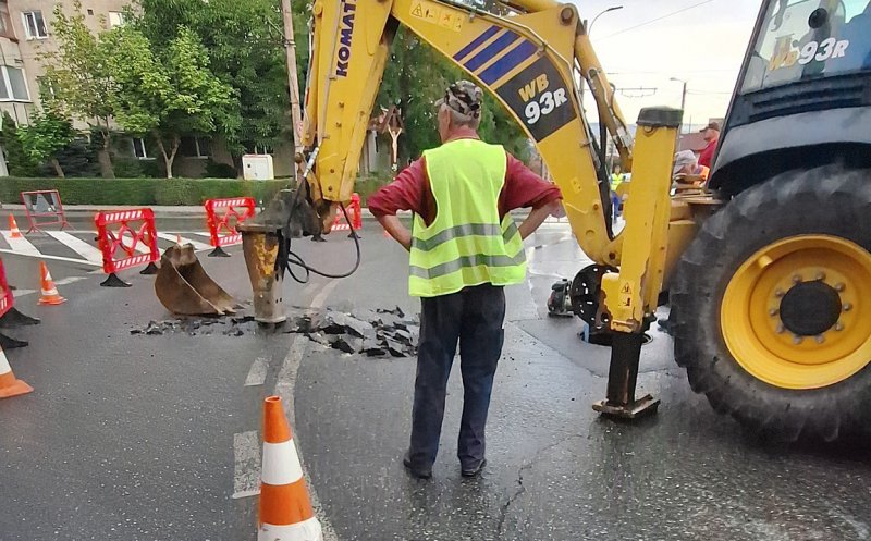 Săpături într-un sens giratoriu din Mănăștur: ”De evitat, traficul e praf!”