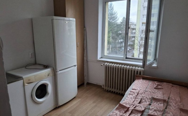 Reacții la un anunț, garsonieră de 11 mp de închiriat în Cluj-Napoca: "De amar să îți fie cu cotețul tău cu tot!" / "Mai şi mințiți"