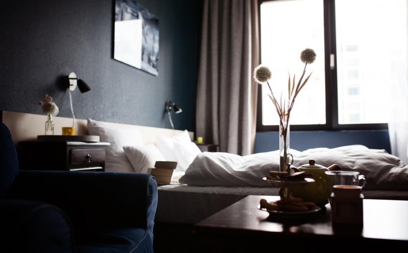 Hotelierii români se revoltă: Booking.com i-a împiedicat să facă oferte de prețuri mai mici. Urmează procesul european
