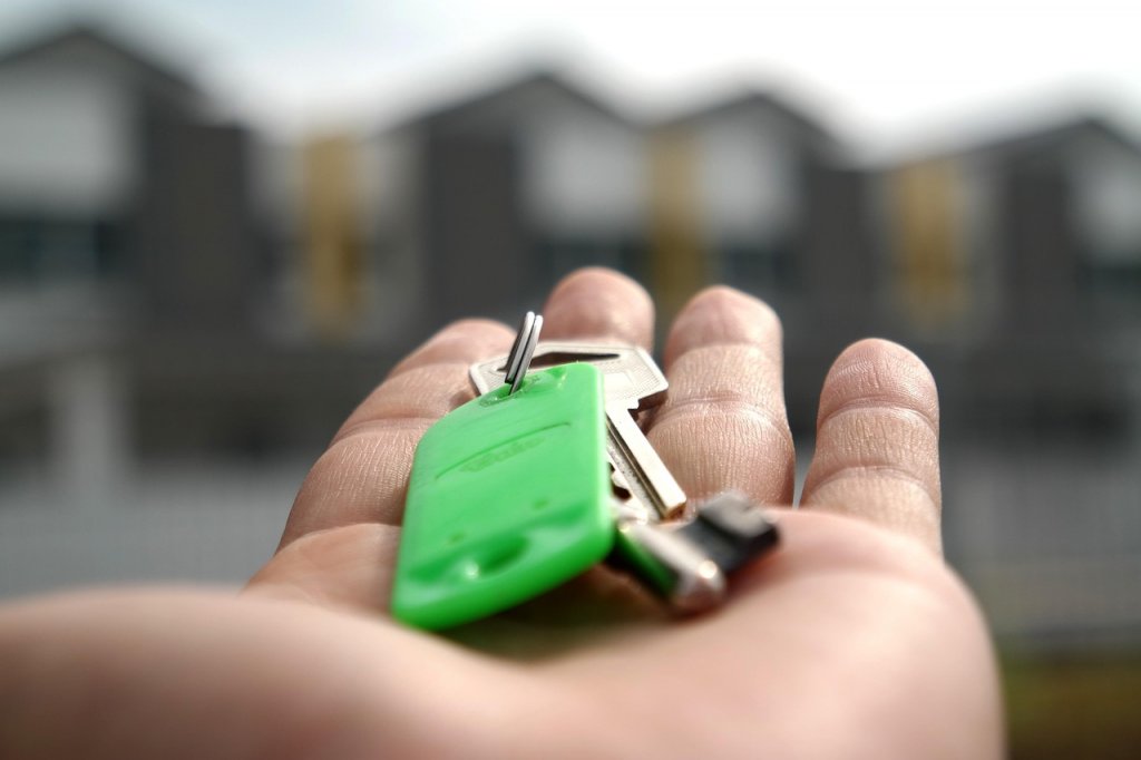 Prețuri uriașe în perioada UNTOLD. 61.000 de lei pentru 4 nopți într-un apartament fără pretenții aproape de festival