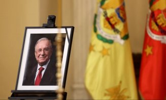 Sicriul cu trupul neînsuflețit al lui Ion Iliescu, depus la Cotroceni. Oficialii statului și foști președinți i-au adus un ultim omagiu