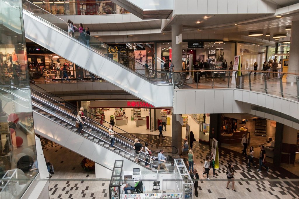 Transilvania și Banatul depășesc Bucureștiul la spații comerciale moderne. Cine sunt campionii neașteptați ai retailului