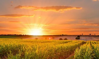 Prognoză nouă de la meteorologi. Cum va fi vremea în ultima lună de vacanță