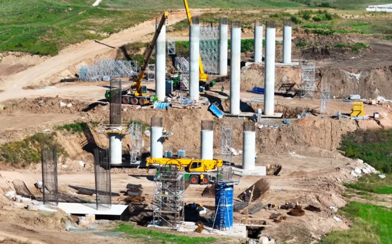 IMAGINI noi de pe A3 Cluj - Sălaj. UMB apasă pe accelerație: a mai adus o stație de asfalt/ Cum avansează turcii de la Ozaltin pe "autostrada viaduct"