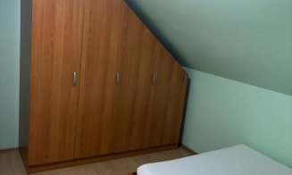 Chirie de bun simț sau nu? Cu cât se închiriază un apartament în Cluj cu pereți neîngrijiți și baie minusculă. "E pod în cel mai fericit caz/O ru