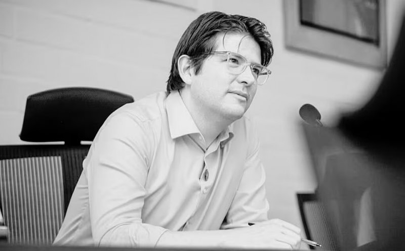 A MURIT senatorul împușcat în cap de un adolescent de 15 ani, în timpul unui miting / A fost fiul unei jurnaliste răpită și ucisă de Pablo Escobar