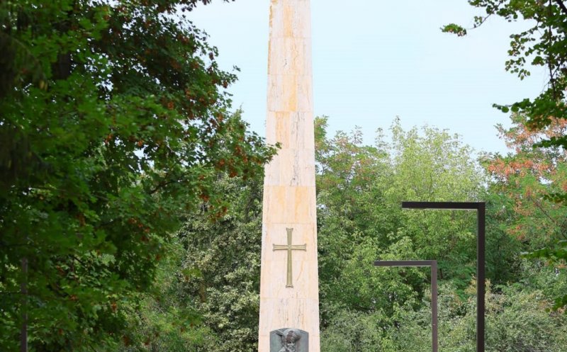 Turda comemorează personalitatea Marelui Voievod Mihai Viteazul. Ceremonial militar–religios la monumentul din Parcul Obelisc