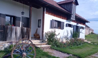 Colț de Rai din Cluj, promovat în The New York Times: Cât costă grajdurile transformate în case