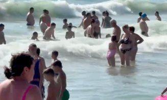 Când viața nu e mai importantă decât o baie în mare... / Lanț uman pe litoralul Mării Negre și bărbat de 35 de ani înecat