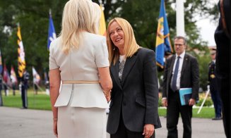 Cine este blonda de la Casa Albă care i-a întâmpinat pe liderii europeni / De numele ei se leagă un scandal