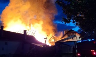 Intervenție de peste 8 ore la stingerea unui INCENDIU în județul Cluj