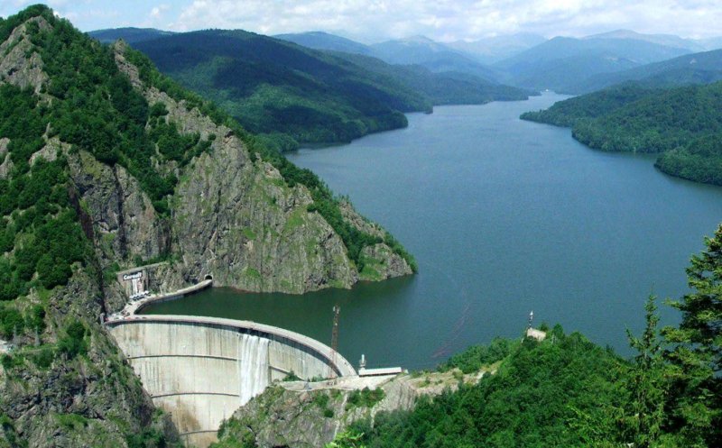 De ce a fost golit lacul Vidraru după 60 de ani: adevărul din spatele zvonurilor cu aur și sate scufundate