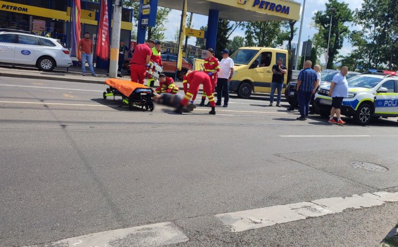 Incident grav în Cluj-Napoca: un bărbat, întins pe carosabil, primește îngrijiri medicale