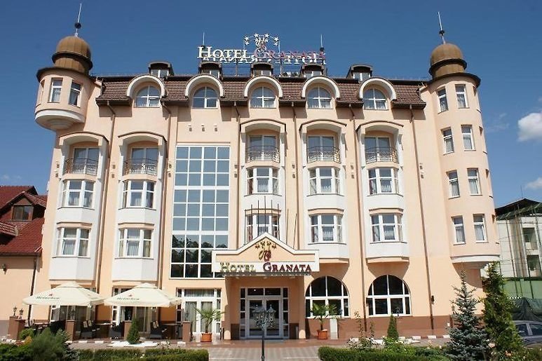 Sfârșitul unei povești de lux: fostul hotel Granata, vândut forțat din cauza datoriilor lui Ioan Varga, patronul CFR Cluj