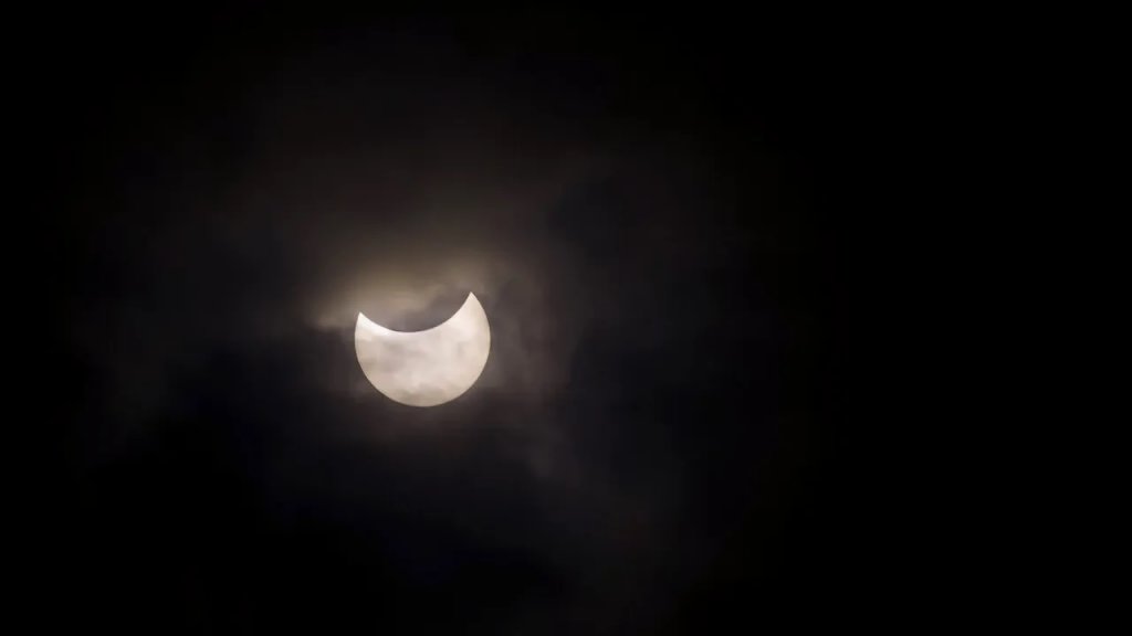 Eclipsă solară în luna septembrie. De unde se va putea vedea