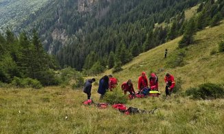 Cei 4 tineri care au MURIT după ce au căzut cu mașina într-o prăpastie, voiau să vadă răsăritul / Un singur supraviețuitor: „Te-ai născut a doua oară!